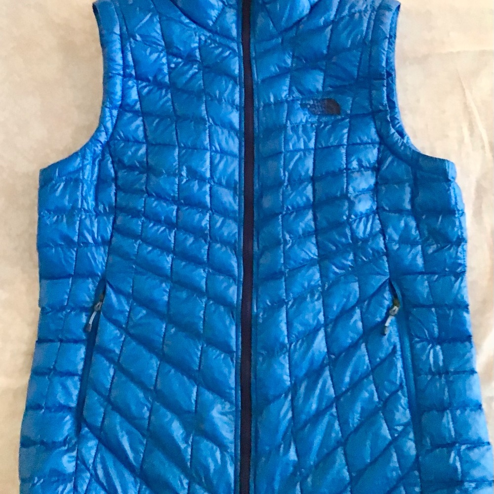 THE NORTH FACE THERMOBALL VEST-like new condition.